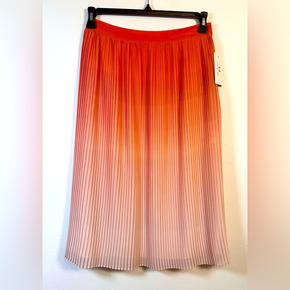 Halston Pleated Ombré Midi Skirt Coral Pink/Orange NWT Size Small - Picture 1 of 7